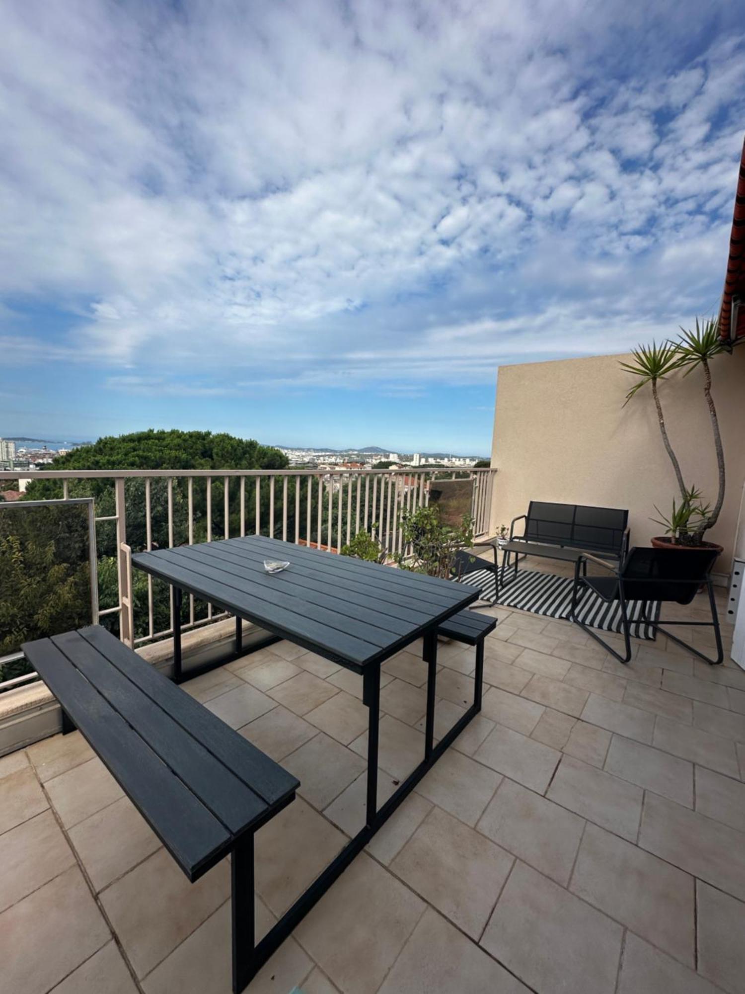 Appartement T4 Avec Terrasse Et Garage Prive à Toulon Extérieur photo