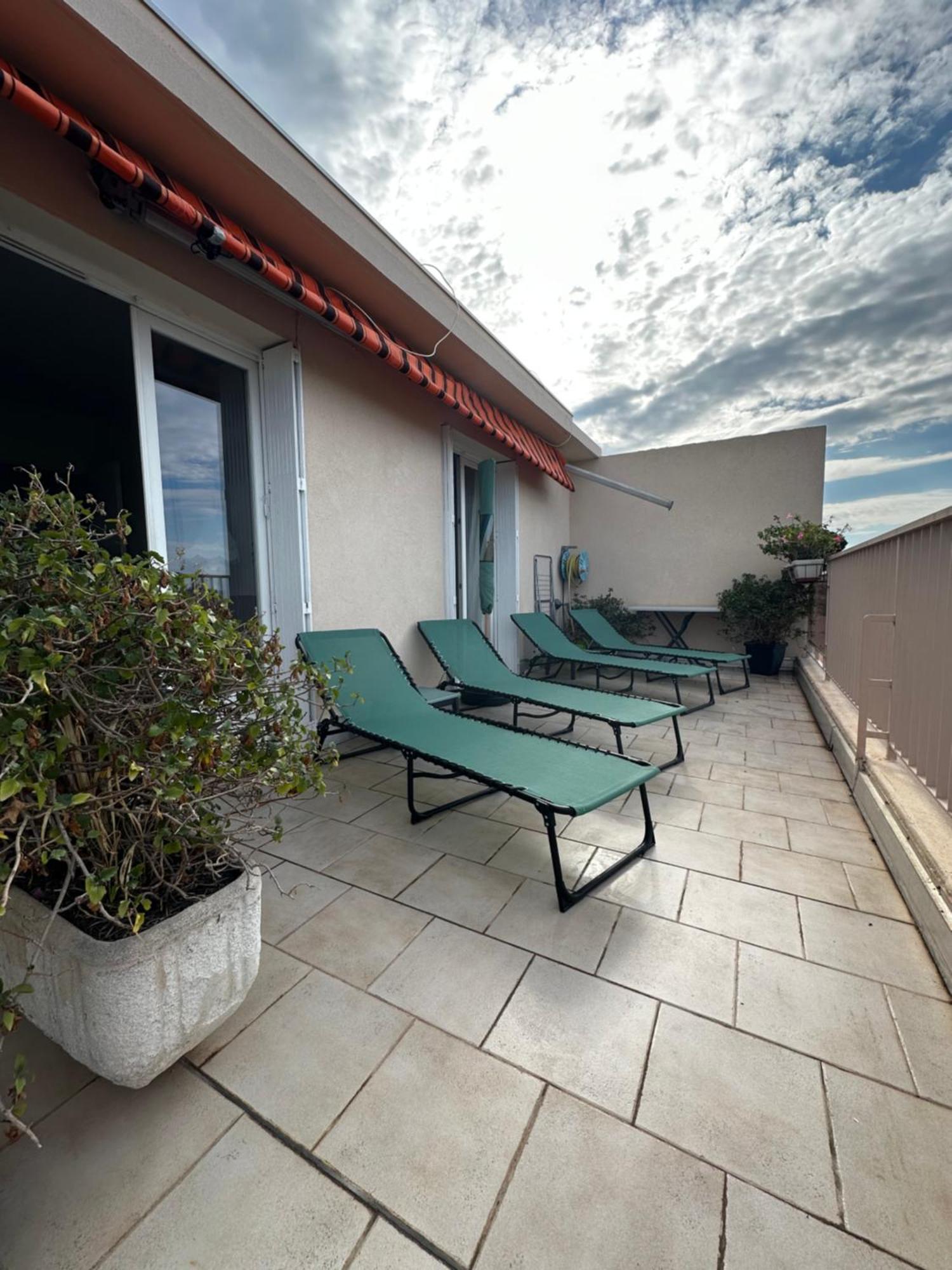 Appartement T4 Avec Terrasse Et Garage Prive à Toulon Extérieur photo