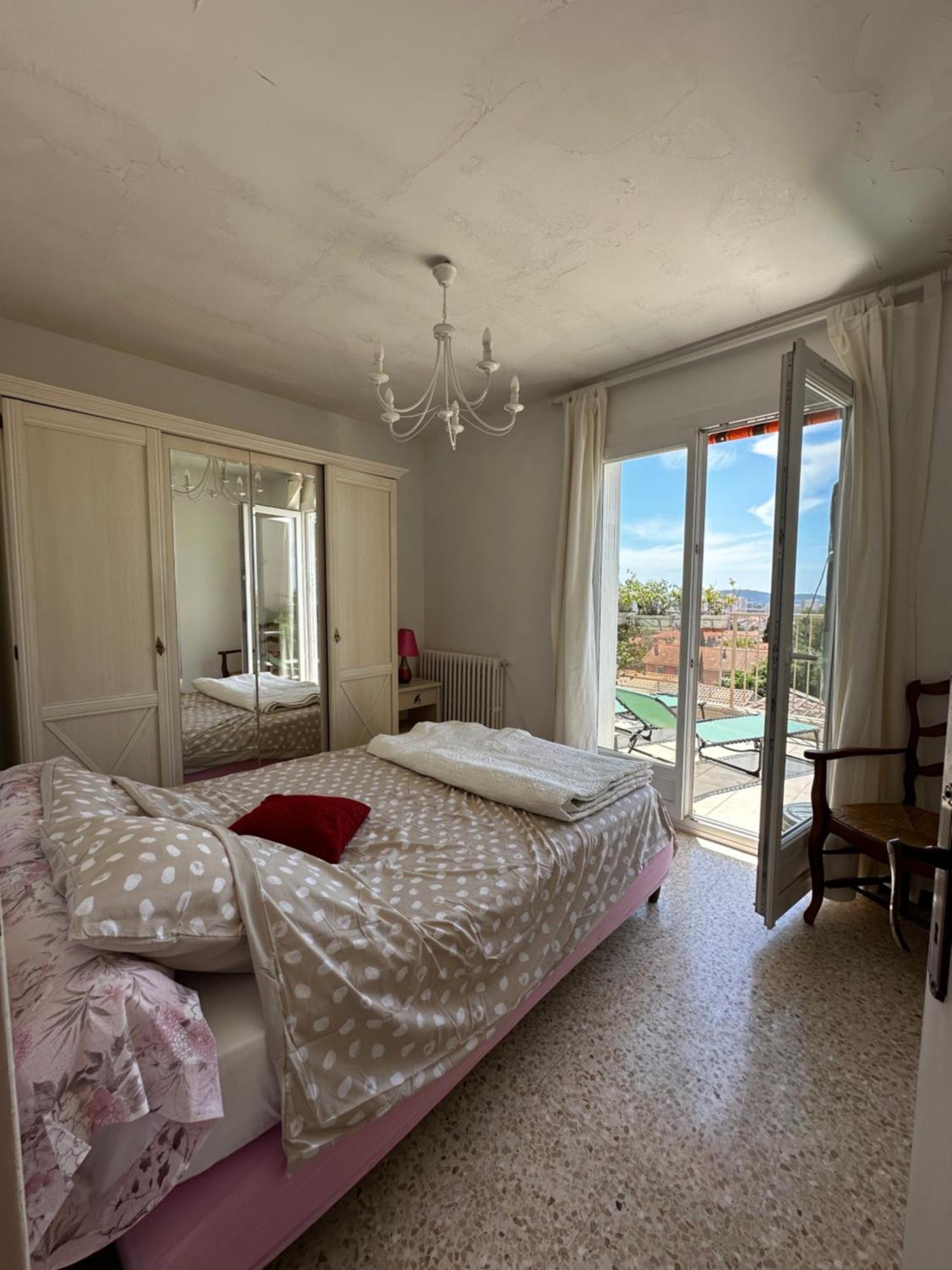Appartement T4 Avec Terrasse Et Garage Prive à Toulon Extérieur photo